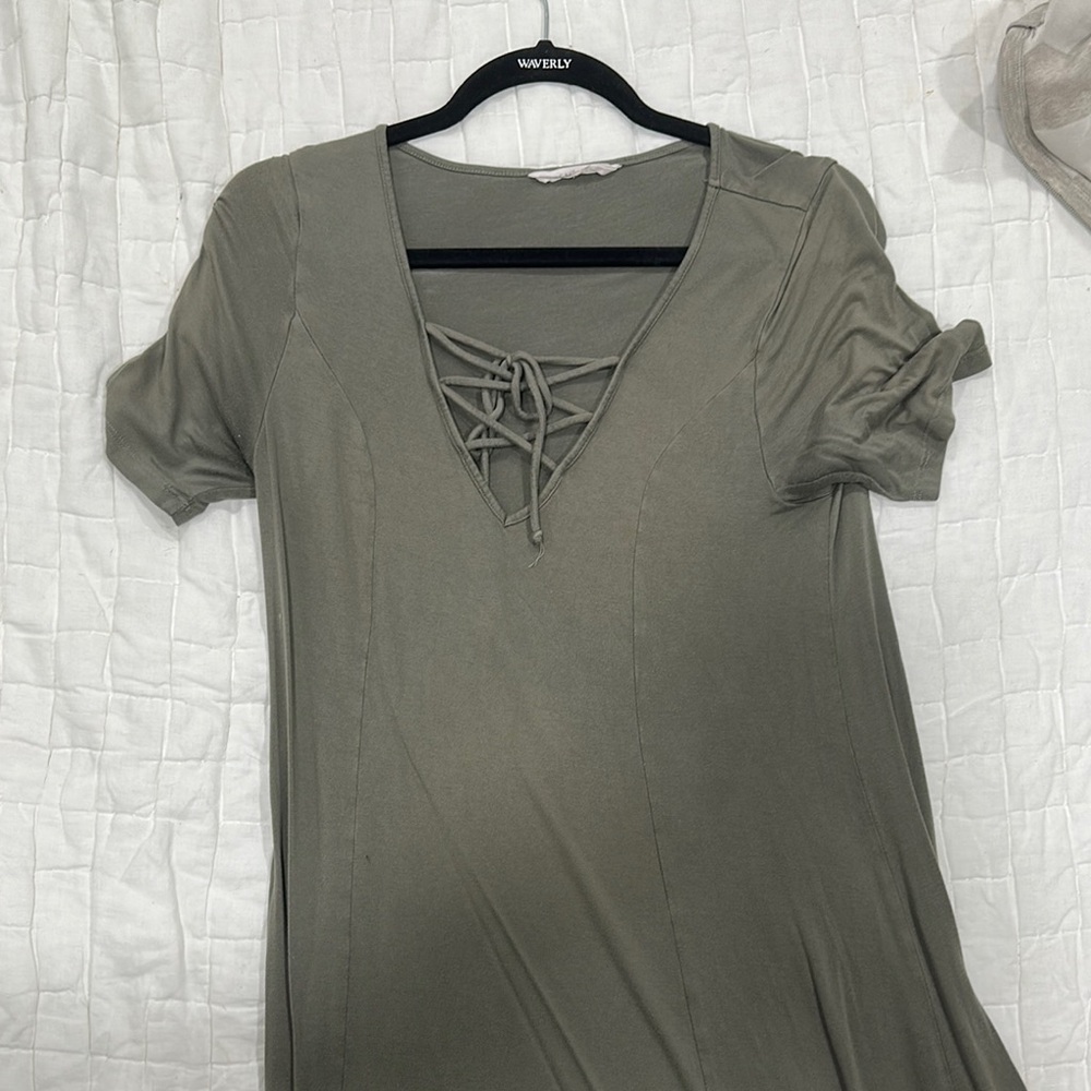 BCBG Green Ruched Tie Front T-Shirt